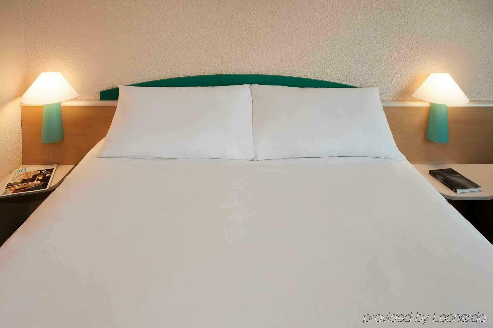 Hotel Ibis Orleans Centre Gare Exterior foto
